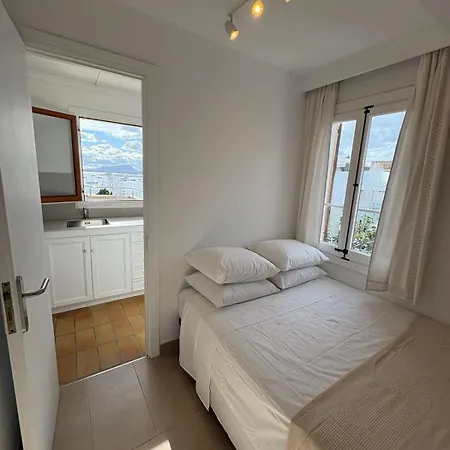 Atico Con Terraza Y Vistas Al Mar En Primera Linea